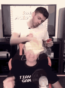 1633405639152.gif