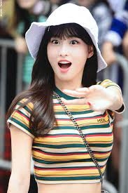 TWICE's Momo Reveals Why She Got Goosebumps After Watching One Of Her  Fancams | KissAsian