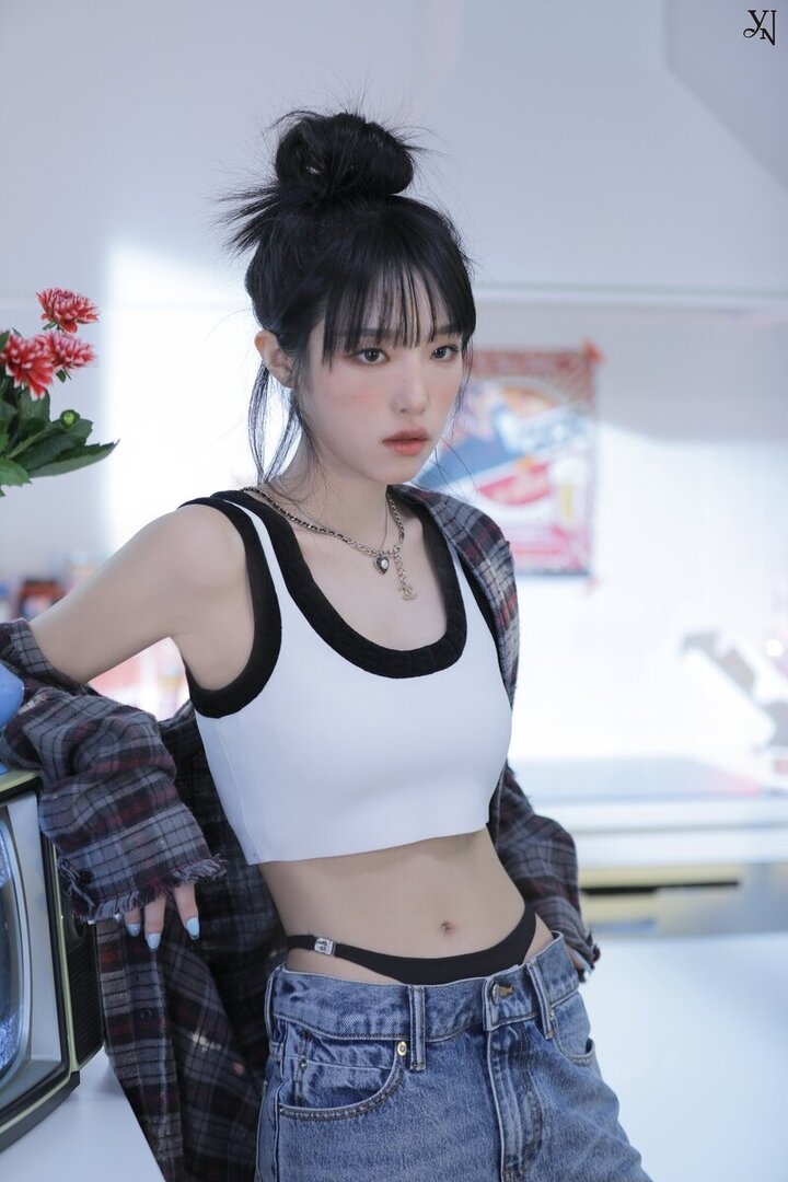 230125-YUEHUA-Entertainment-Naver-Update-YENA-Love-War-Jacket-Behind-documents-1-1948714248.jpg