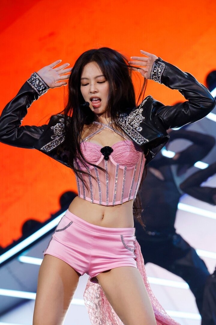 230416-JENNIE-COCHELLA-Music-Festival-documents-1.jpeg
