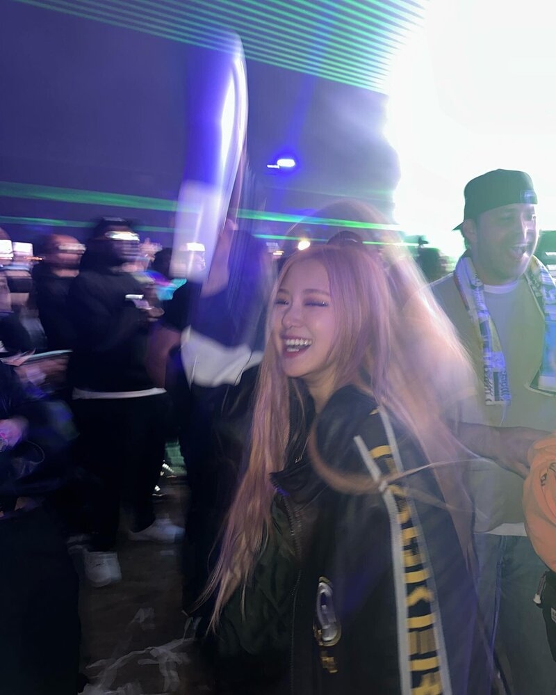 230418-ROSE-Instagram-Update-BLACKPINK-documents-3.jpeg