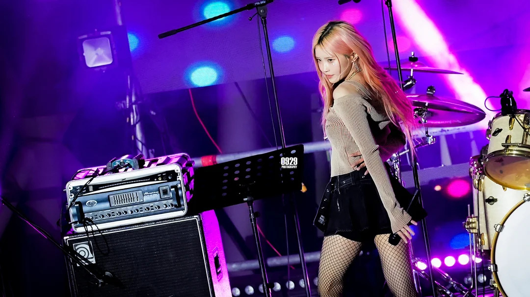 241026-hayoung-asia-song-festival-v0-x5iw6qrm5mte1.jpg
