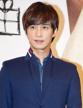 330px-Kim_Won_Joon_from_acrofan.jpg