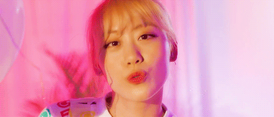 6CA4B402-E2ED-45D1-904D-716485F6C854.gif