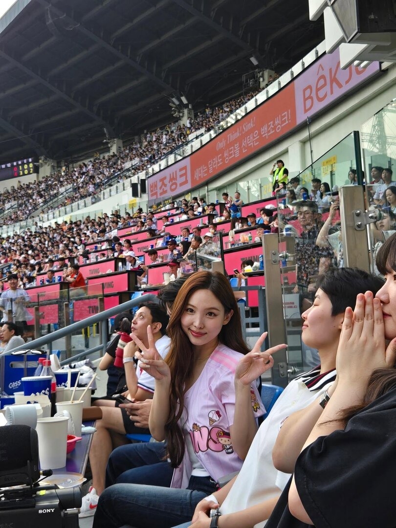 8126.jpg