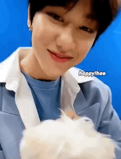 83E2A38C-1D96-4BF0-802D-40B889B3F47E.gif