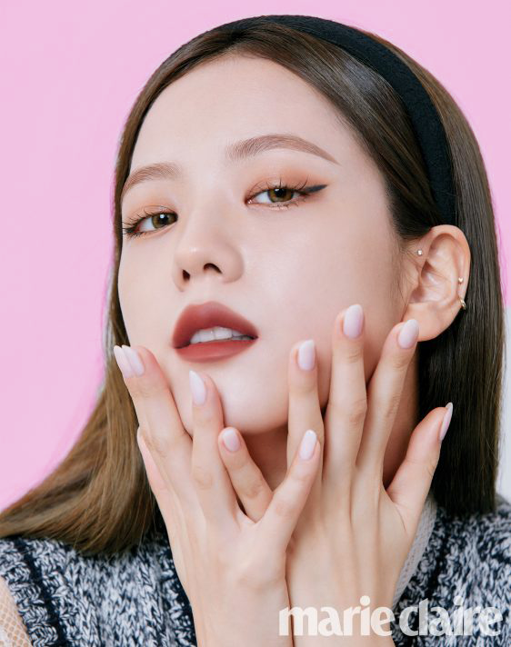 9-BLACKPINK-Jisoo-Dior-Marie-Claire-Magazine-September-2020-Issue.png