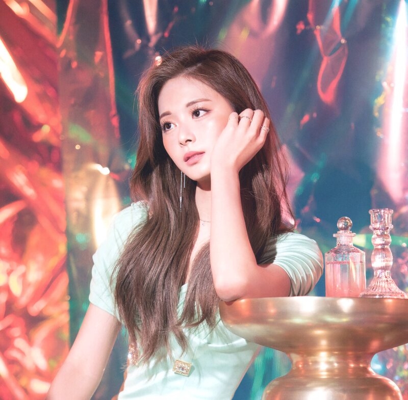 9 - Tzuyu 08.jpeg