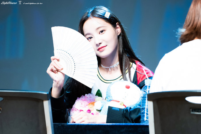 995432355B44AFEB22.jpg