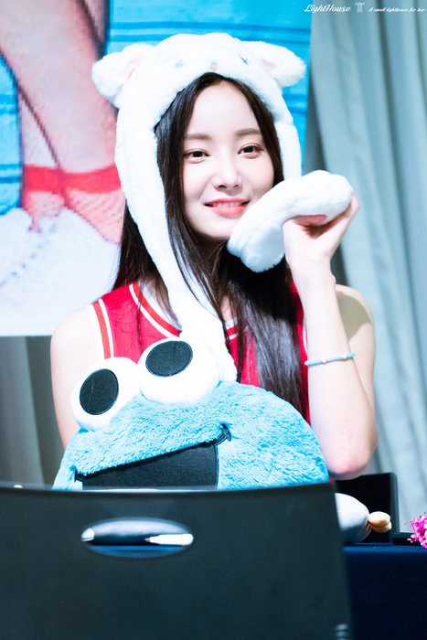 995F7D3A5B3E28FC30.jpg