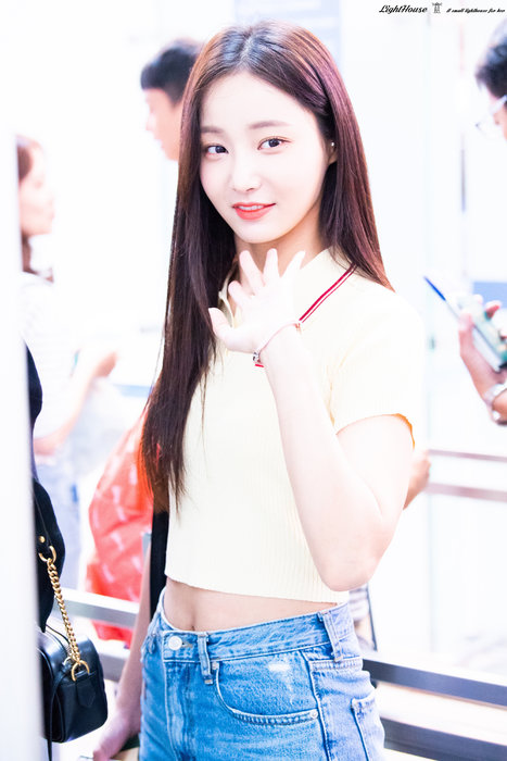 996C2C355B71636C1F.jpg