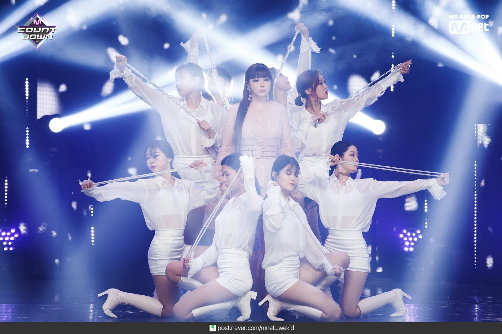 박봄_(2).jpg