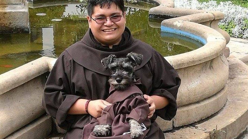 _95030019_friar6.jpg