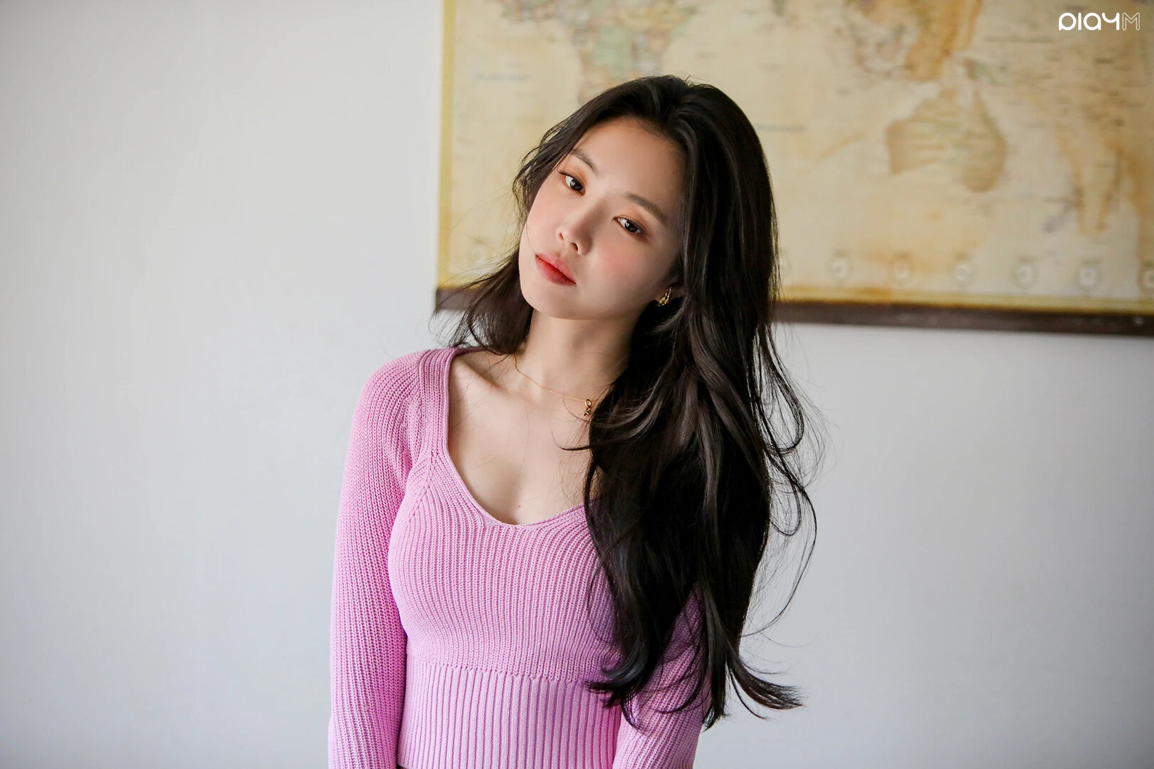 Apink - Naeun (Samantha Thavasa CF BTS) 01.jpeg