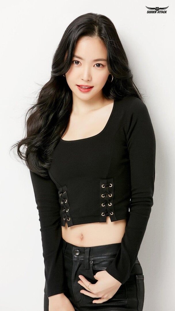 Apink - Naeun (Sudden Attack Promo) 01.jpg