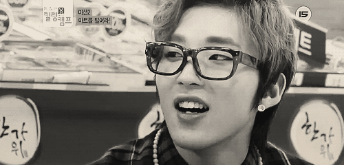 B512FB75-FBA5-4F5A-AAB4-225F2E39CE8F.gif