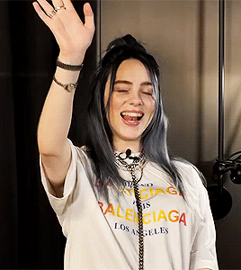 billiewave.gif