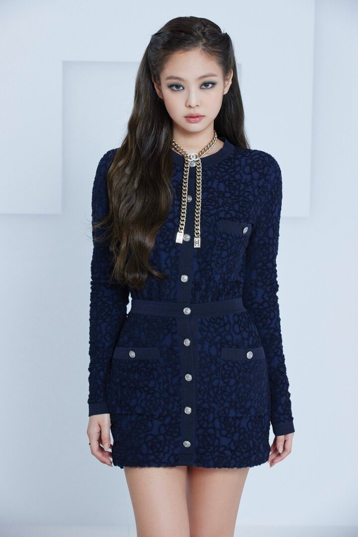 Blackpink - Jennie (CHANEL) 01.jpg