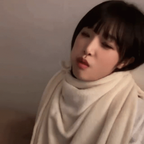 choi-yena-yena.gif