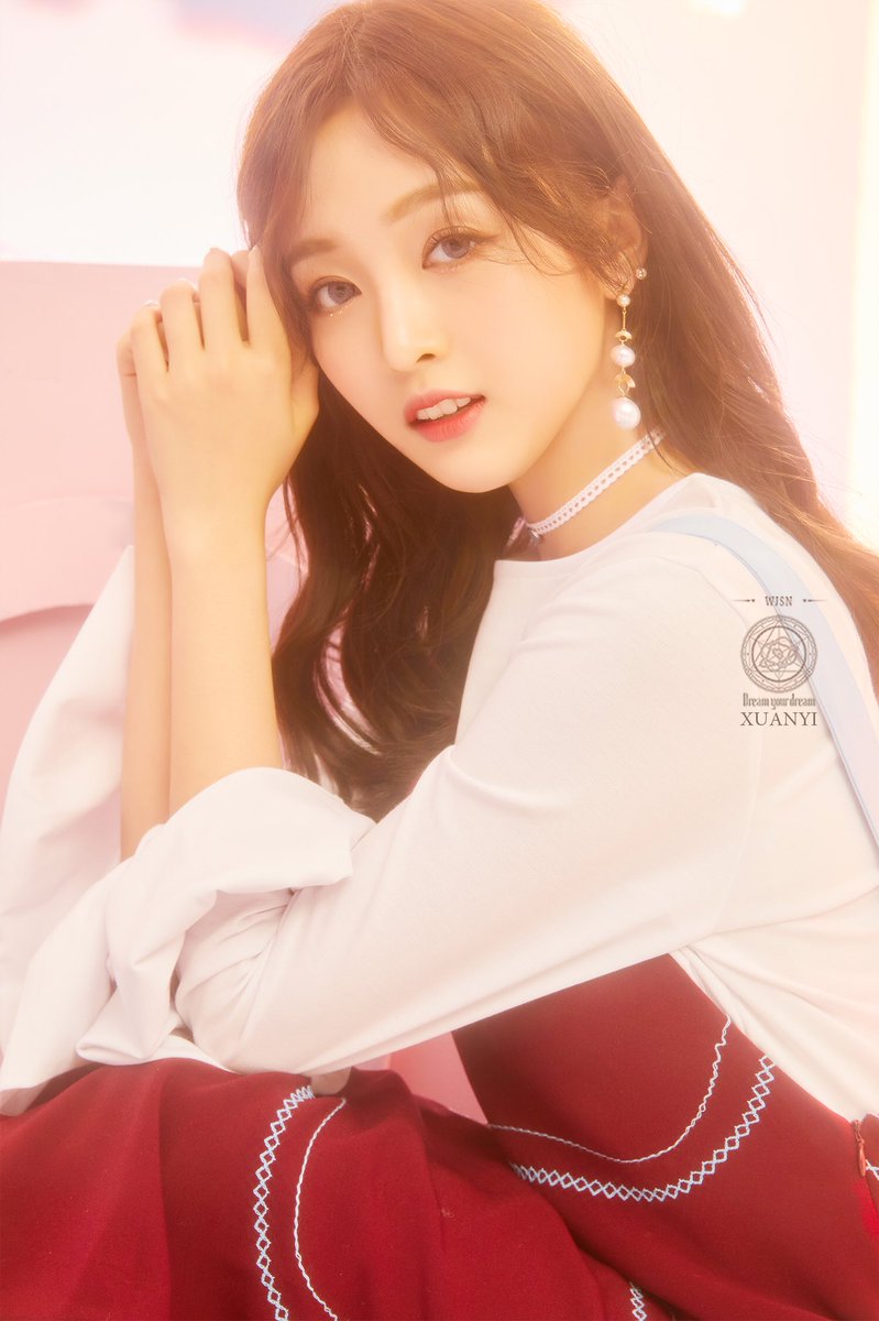 Cosmic-Girls-Xuan-Yi.jpg