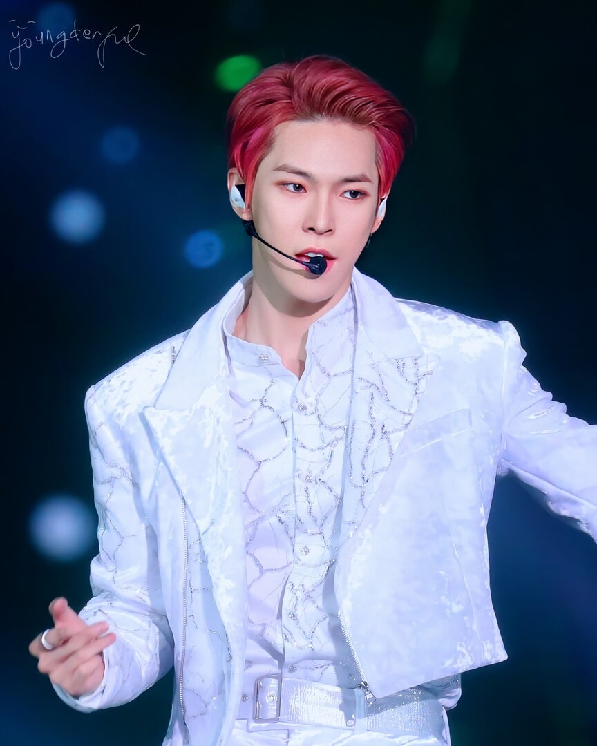doyoung red.jpeg