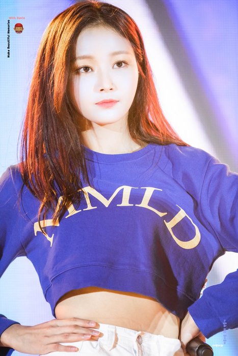 DpMjlPqV4AYUl1I.jpg