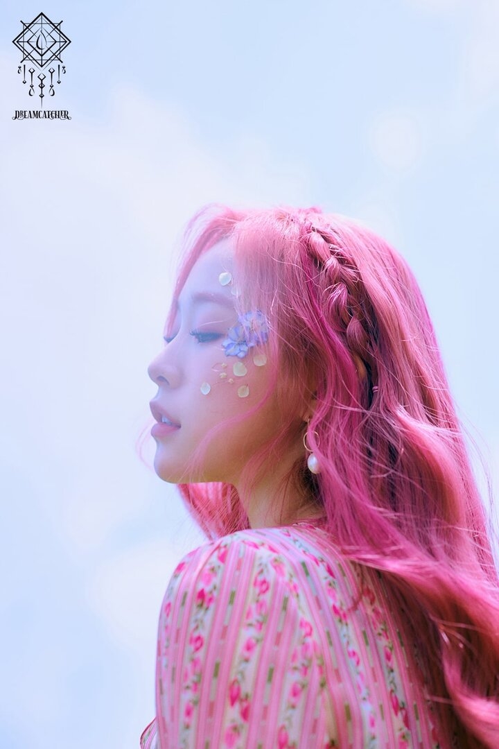 Dreamcatcher - Gahyeon (BOCA Teaser) 02.jpeg