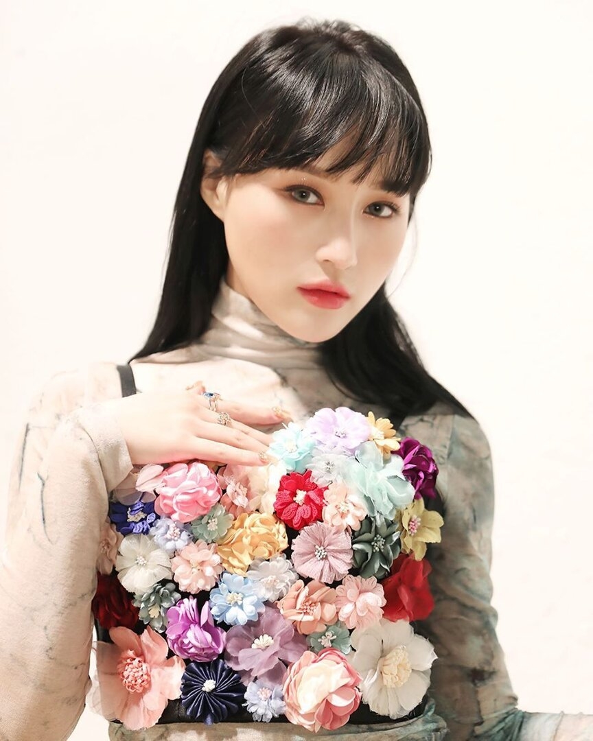 Dreamcatcher - Siyeon (Teaser) 09.jpg