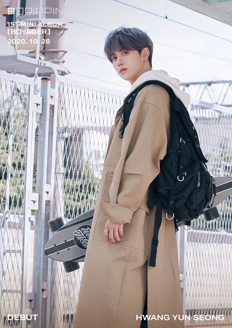 DRIPPIN_Hwang_Yun_Seong_Boyager_group_concept_photo_1 copy.jpg