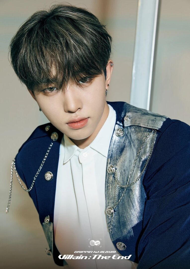 DRIPPIN_Lee_Hyeop_Villain_-_The_End_concept_photo_1 copy.jpg