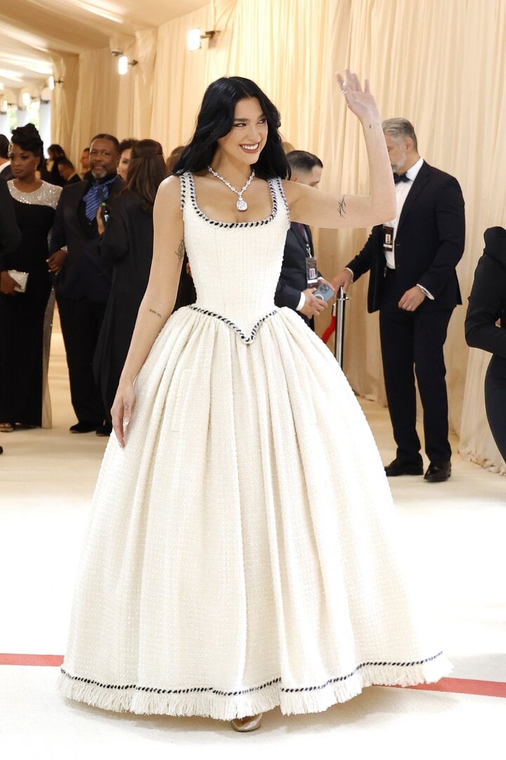 dua-lipa-attends-the-2023-met-gala-celebrating-karl-news-photo-1682977797.jpg