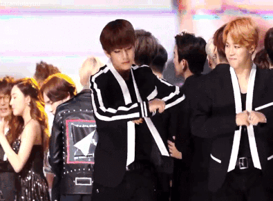 e48f84f60aeb04d214cdc5a0a3c2155fce3af655_hq.gif