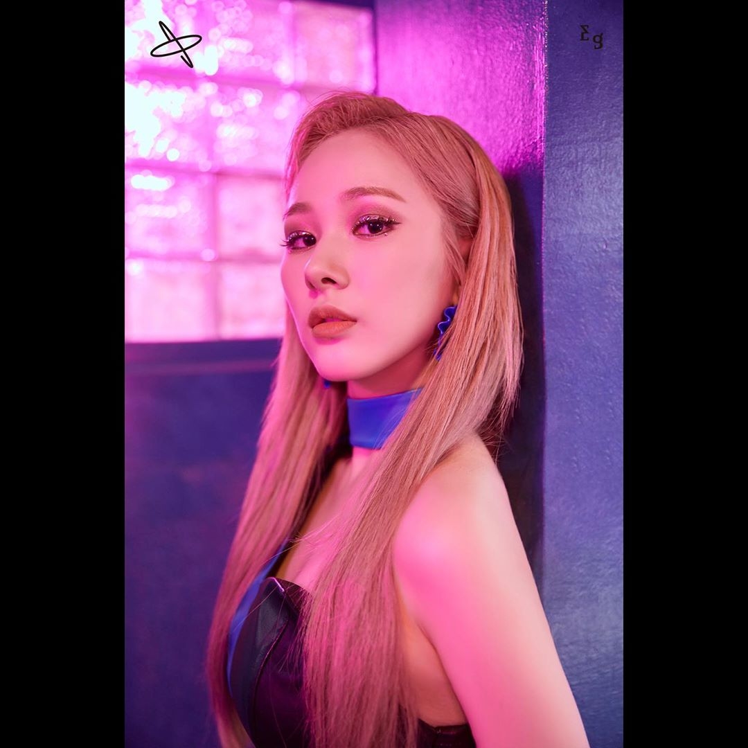 Everglow - Mia (LA DI DA Teaser) 01.jpg