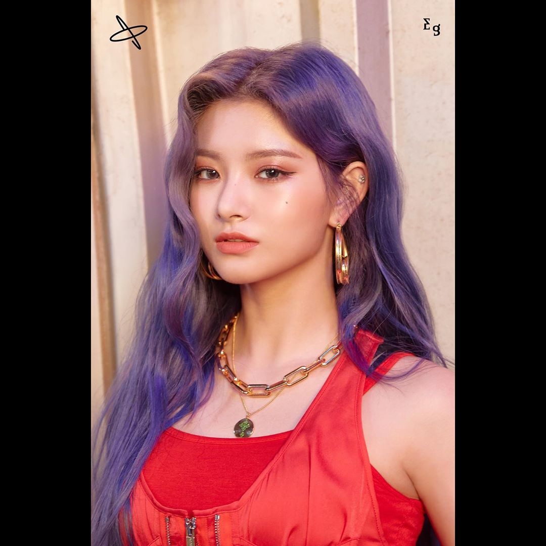 Everglow - Yiren (LA DI DA Teaser) 01.jpg