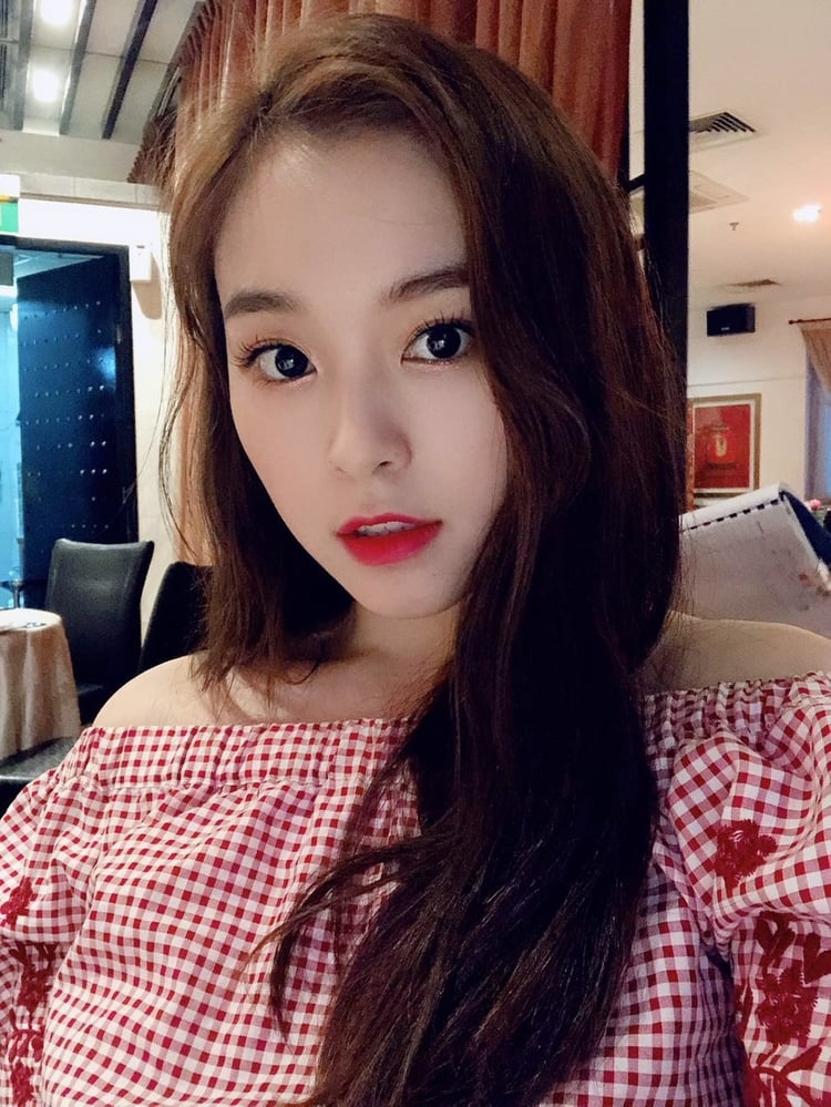 Gahyeon-lusamine-42714037-750-999.jpg