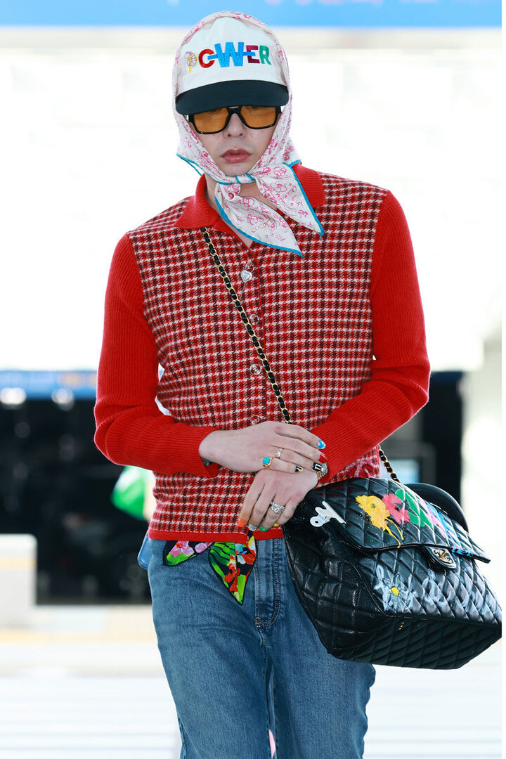 gdragon-scarf-800x1200.jpg