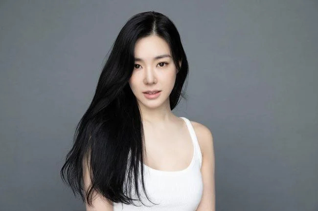 girls-generation-snsd-tiffany-young-sublime-artist-agency-v0-zm6hf87su48a1.jpg