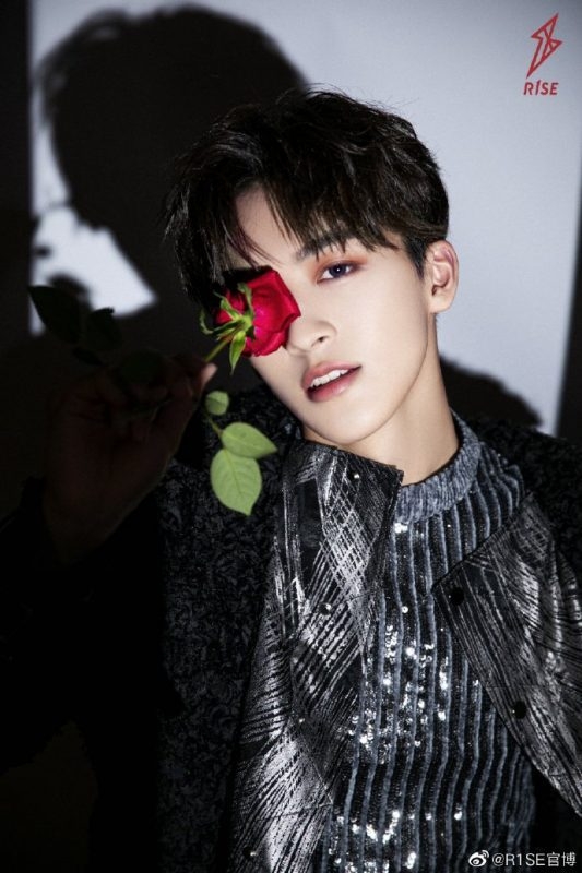 He-Luoluo-533x800.jpg
