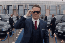 hitmans-bodyguard-hitmans-bodyguard-gi-fs.gif