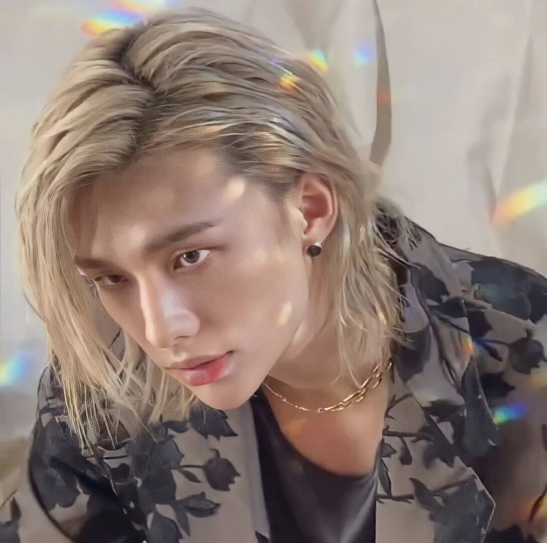 hyunjin.jpg