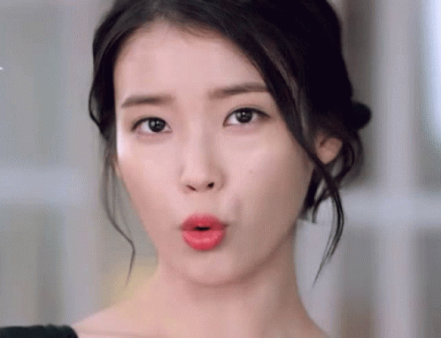 iu-lee-ji-eun.gif