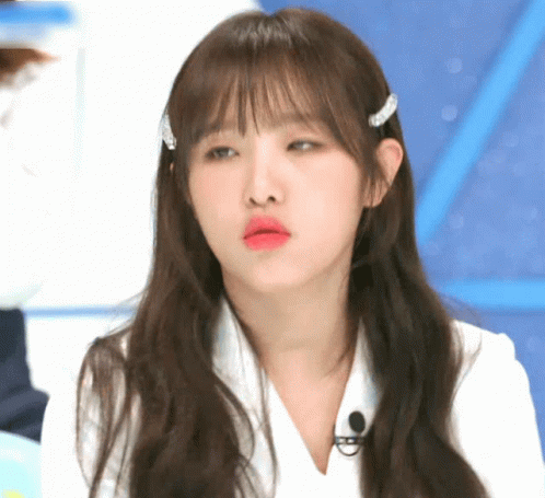 iz-one-iz-one-yena.gif