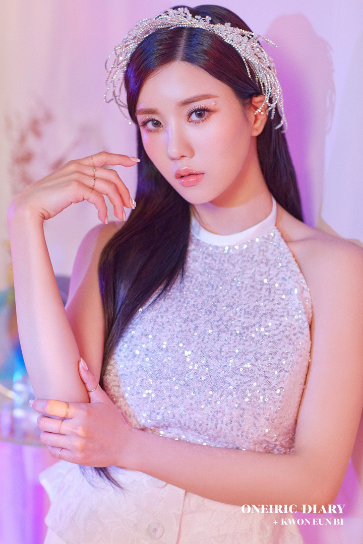IZONE_Kwon_Eun_Bi_Oneiric_Diary_concept_photo_(3).png