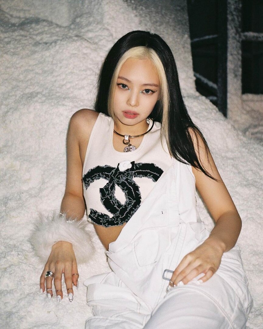jennie-kim-hair-colors-insert1-1.jpg