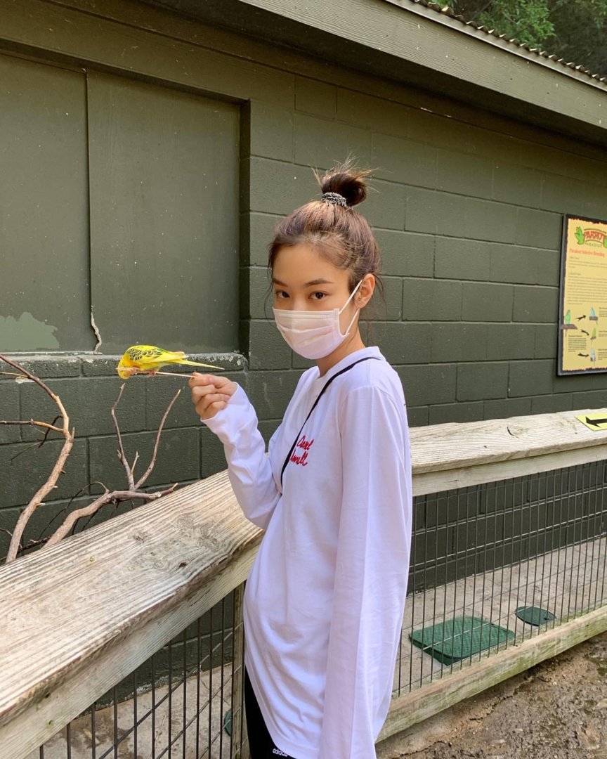 jennierubyjane_BxL0alXHJM9_1.jpg