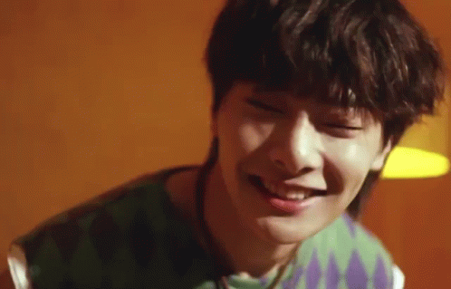 jeongin-stray-kids.gif