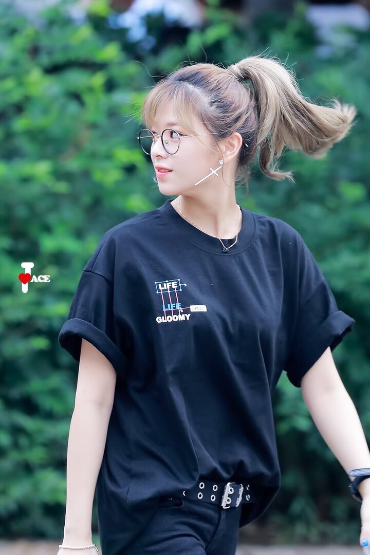 Jeongyeon8.jpg