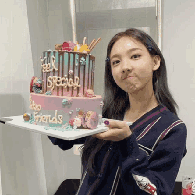 jeonqmi-nayeon.gif
