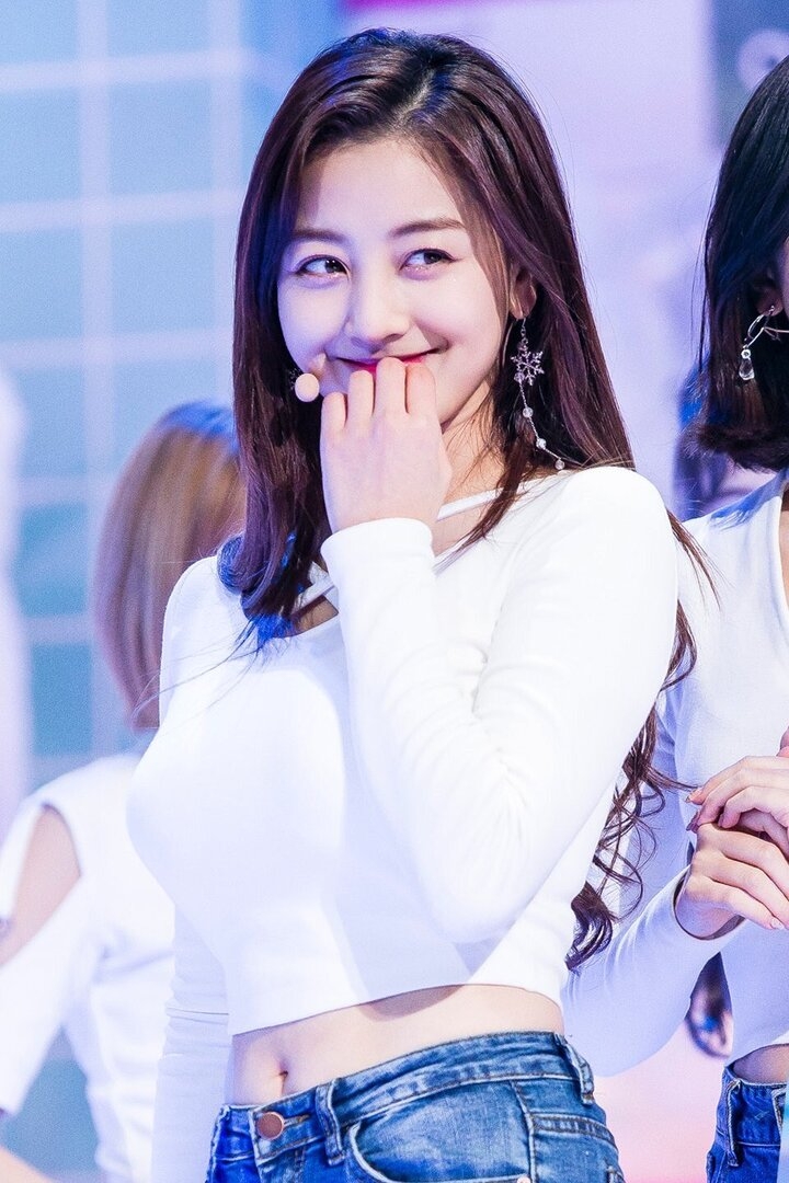 Jihyo46.jpg