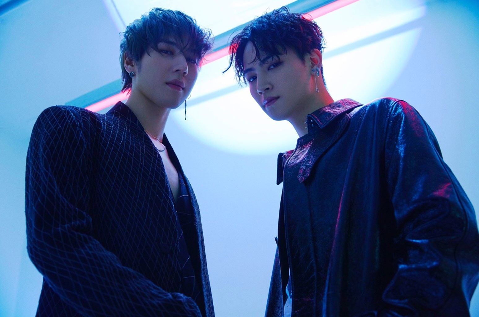 JUS2-press-photo-JYP-Entertainment-2019-billboard-1548-compressed.jpg